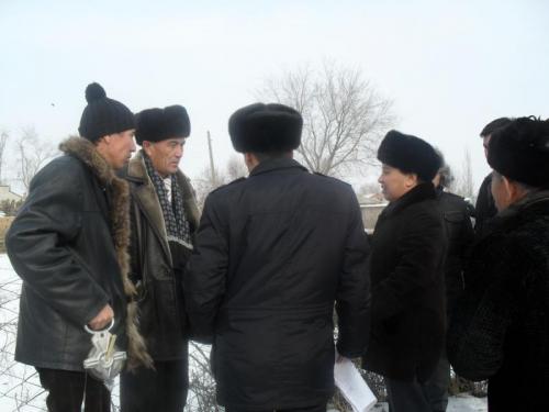 14.01.11. Meeting with the owners of real estate in Shaga village (Turkestan)