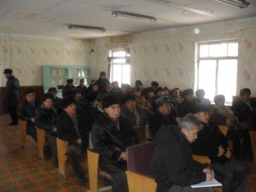 14.01.11. Gathering of owners of land plots in Staryi Ikan village (Turkestan).   