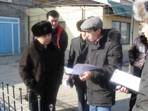 15.01.11. Going round the trade objects, built-up by encroachment in Yntymak village (Shymkent)