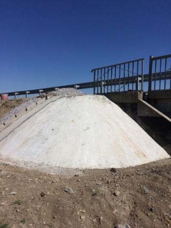 Photo No.2 Construction of small cone from in-situ reinforced concrete at bridge SP 1142+94,80 July 11, 2016  