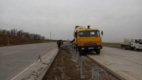 Construction of cement concrete pavement on median 