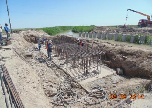 Bridge No.6. SP 185+21. Construction of reinforcement cage on bearer No.1