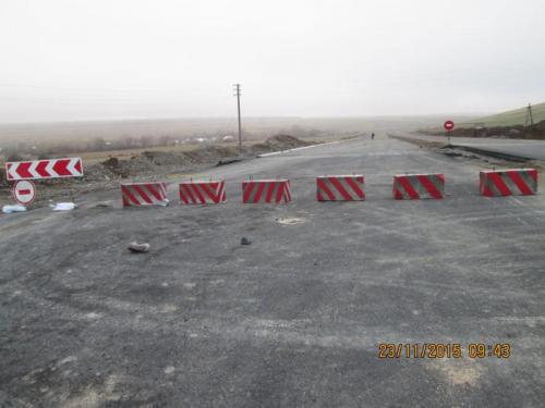 PK 319. Installation of concrete fence, in order to limit traffic through the road under construction.   