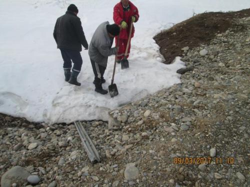 PK8-PK306.Clearing of culvert head from snow