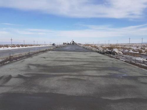 Concrete pavement of carriageway at pk 352+00 RHS